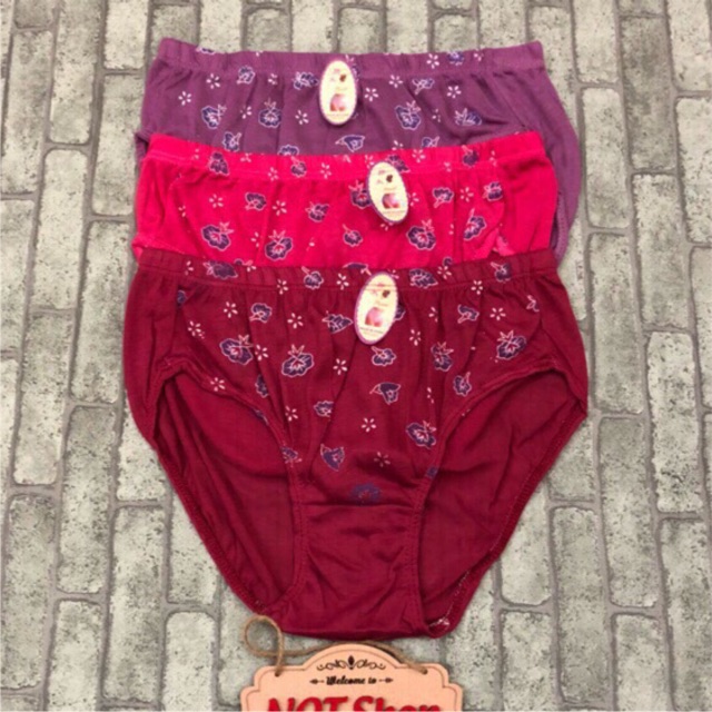 Quần lót trung niên, bà già