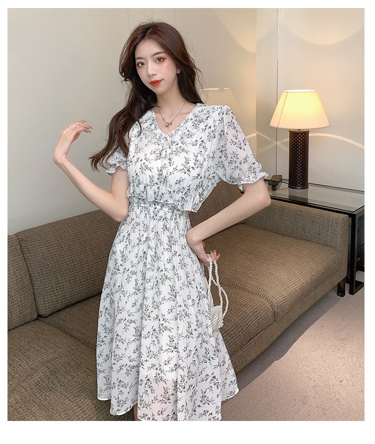 Retro temperament ladies dress ✨ ✨ waist slim V-colored flower chiffon bubble sleeve leisure |