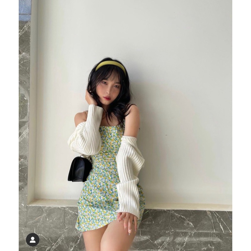 Set váy hoa nhí cổ yếm 𝒄𝒐́ 𝒎𝒖́𝒕 kèm áo khoác cardigan trắng