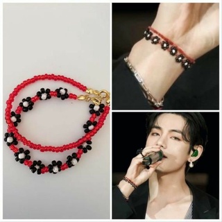 Vòng tay cườm kết hoa đen mix hạt đỏ bts
