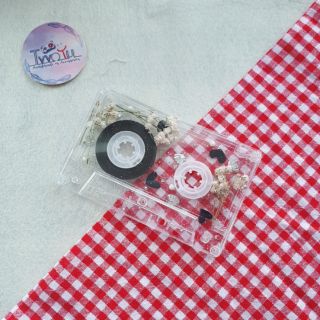 Móc khóa băng cassette trang trí hoa khô