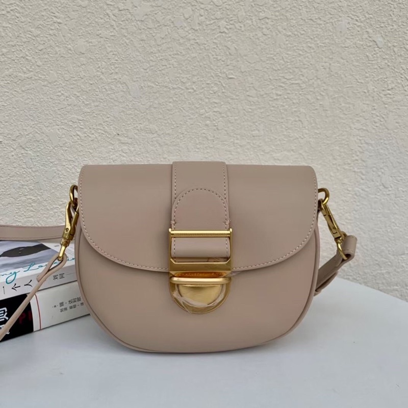 Túi đeo chéo dáng khuyết sz20cm