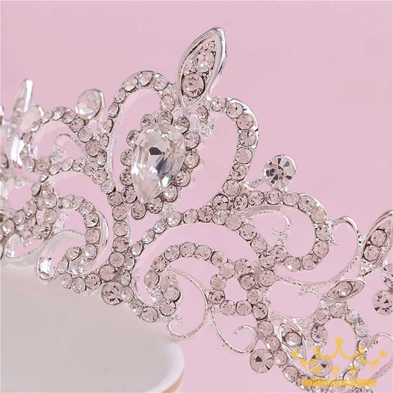 Cài tóc hình vương miện sang trọng cho cô dâu