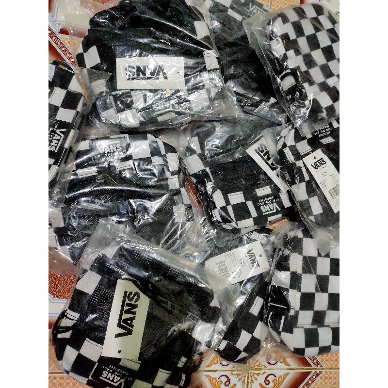 Túi đeo chéo minibag đeo chéo Vans caro [Giá tri ân] | BigBuy360 - bigbuy360.vn