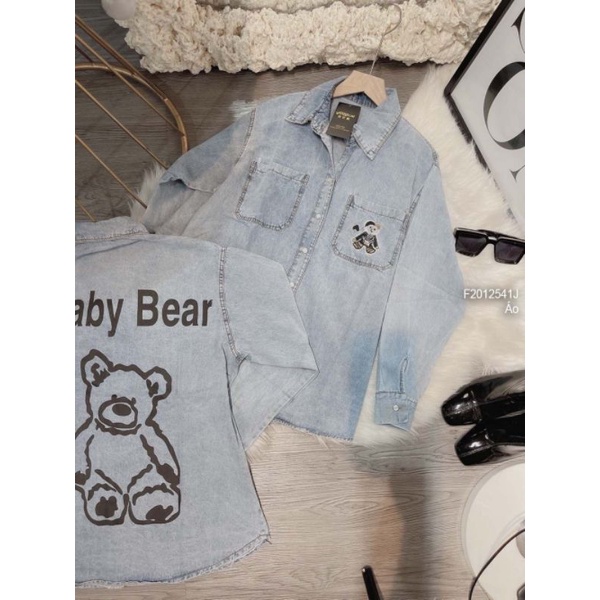 Áo sơ mi jean túi và lưng thêu hình gấu form rộng tay dài