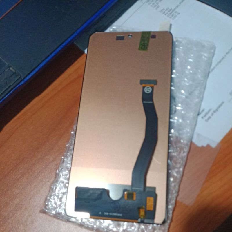 Màn hình Samsung galaxy S10 lite vật liệu OLED có hỗ trợ vân tay