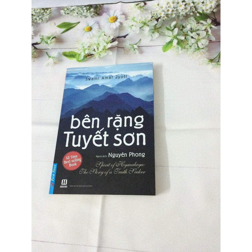 Sách - Bên Rặng Tuyết Sơn