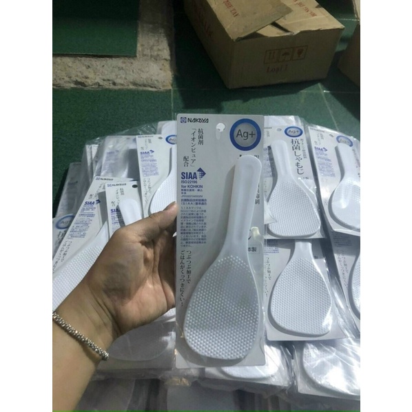 muôi cơm của Nhật made in japan