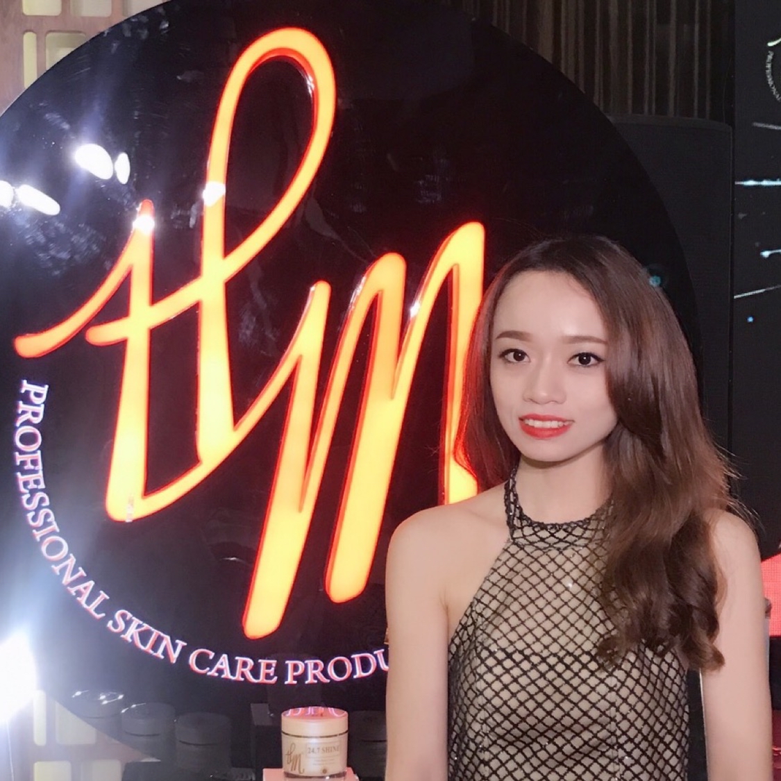 NHI'S BEAUTY