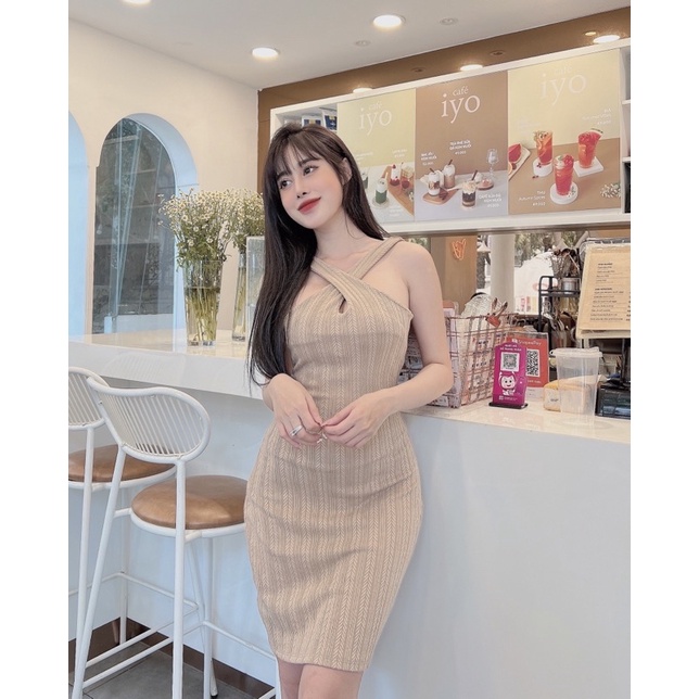ĐẦM BODY LEN GÂN CỔ YẾM