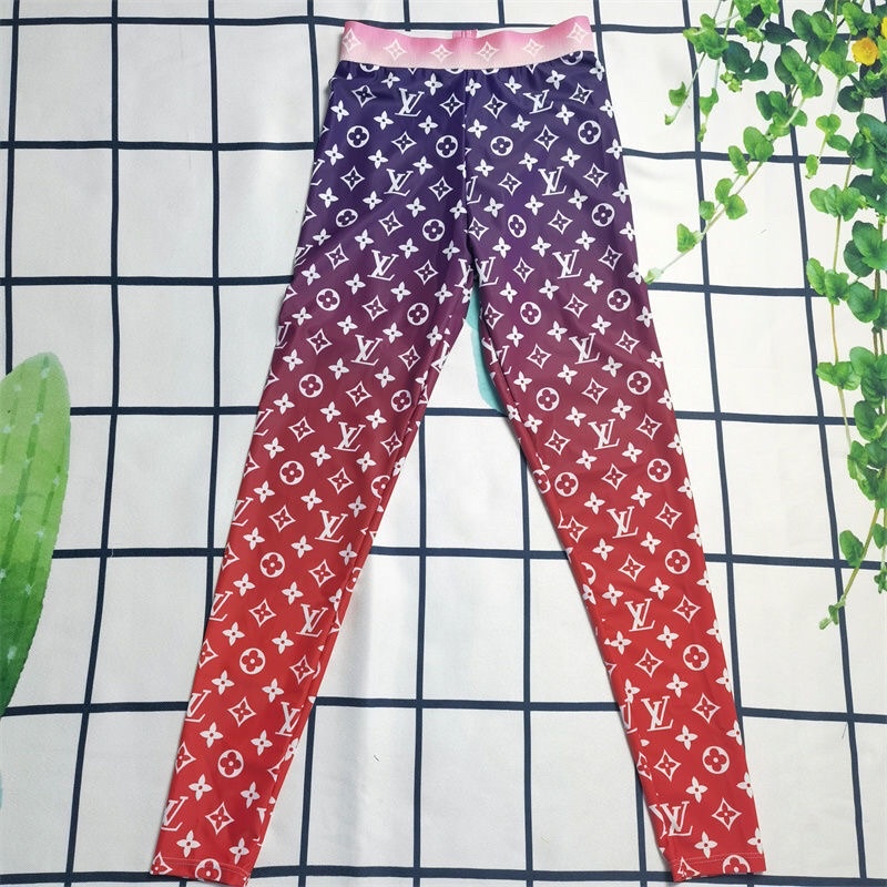 Bộ gym hoạ tiết Lv