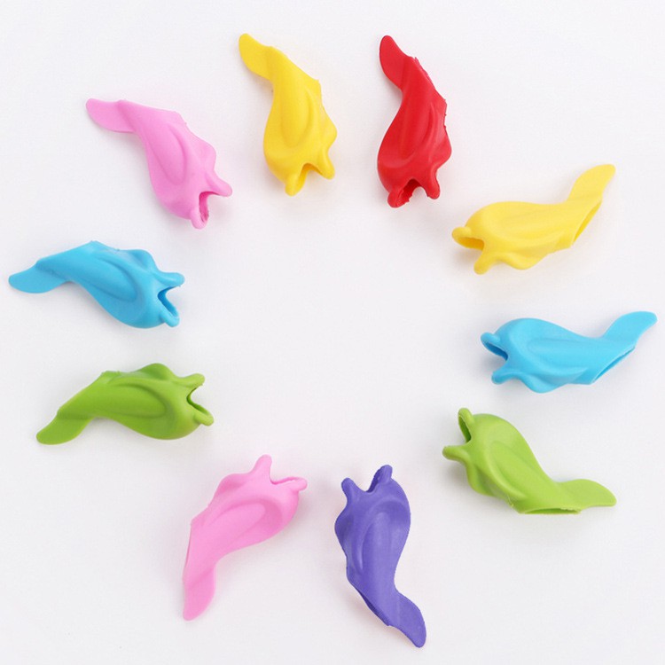 Set 2 Kẹp Giữ Bút Chì Bằng Silicon Tạo Hình Chú Cá Dễ Thương Độc Đáo