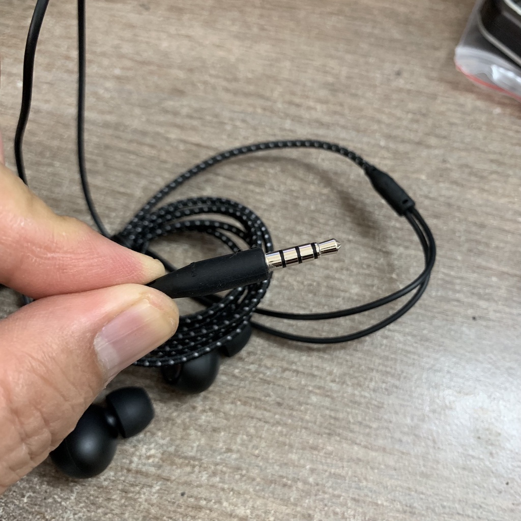 Tai nghe B&O Jack 3.5mm zin, xịn, chính hãng, hàng bóc máy âm thanh chất như nước cất bass treble đỉnh Kao. ZIPOKA.