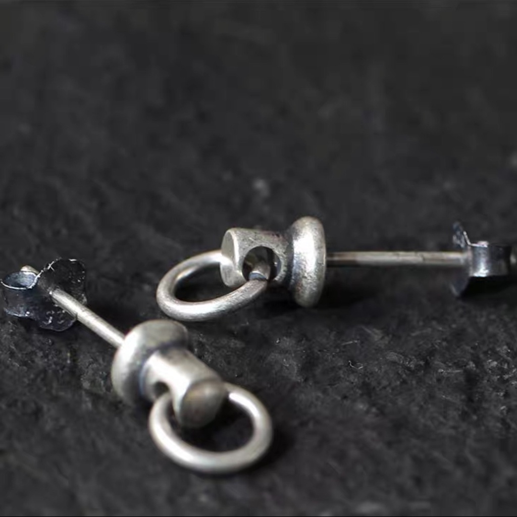 Bông tai, Khuyên tai nam nữ đinh tán mặt thiết kế tay nắm cửa cá tính mạnh mẽ, Độc đáo, Unisex, 1 chiếc