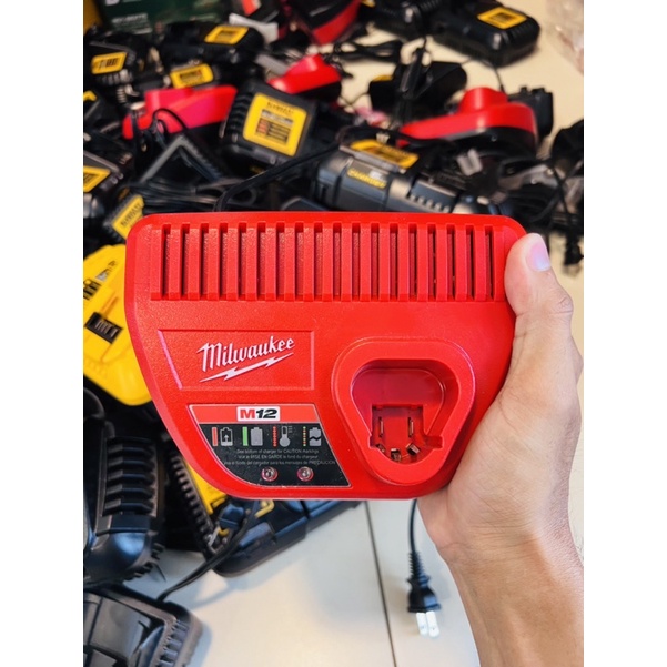 Sạc Dewalt Và Milwaukee Giá Rẻ 120V
