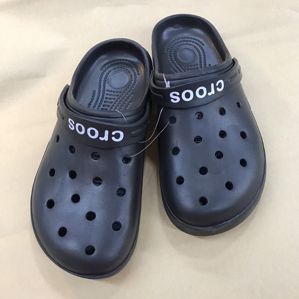 DÉP SỤC NAM MÀU ĐEN TRƠN CÓ CHỮ CROOS ( SIZE 40-44 )