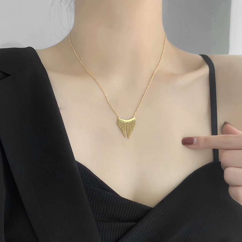 Dây Chuyền Thép Titan Mạ Vàng Hồng 18K Mặt Hình Quạt Đính Đá Thời Trang Cho Nữ