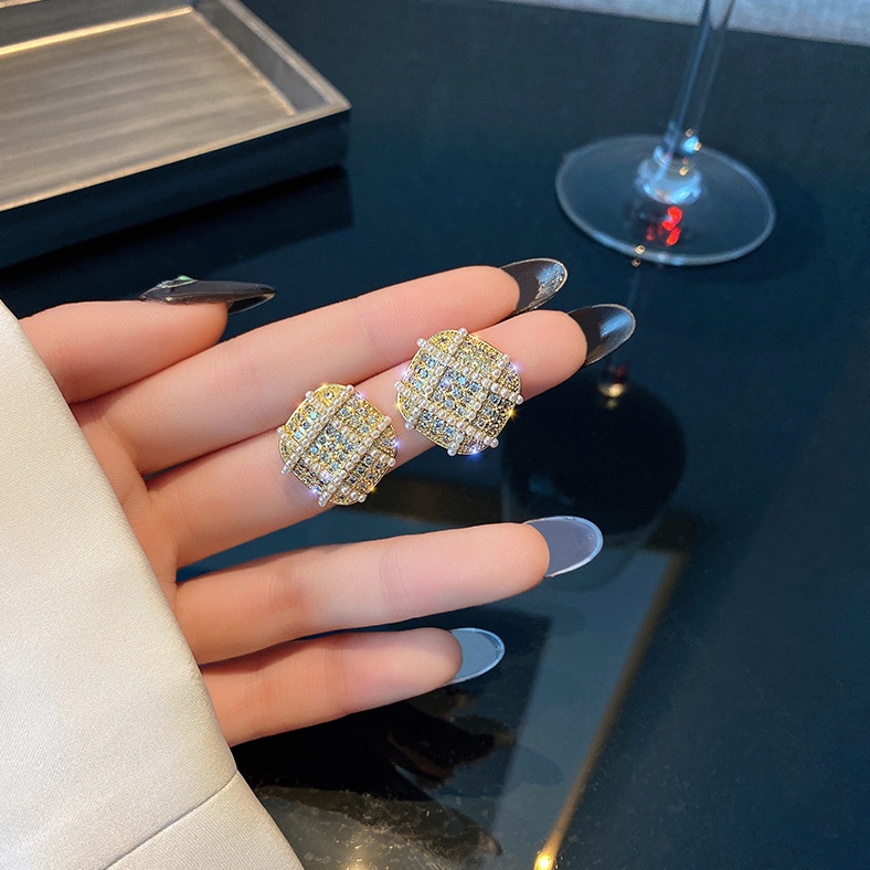 Khuyên tai thiết kế kiểu hình vuông đơn giản sang trọng thời trang 2021 cho nữ