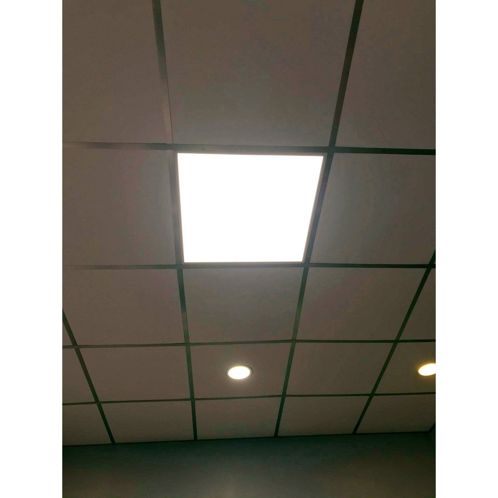 Đèn LED tấm panel thay la-phông trần 𝟲𝟬𝘅𝟲𝟬𝗰𝗺 siêu mỏng, giá bình dân, bảo hành 1 năm.
