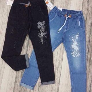 Quần jeans 9 tấc.