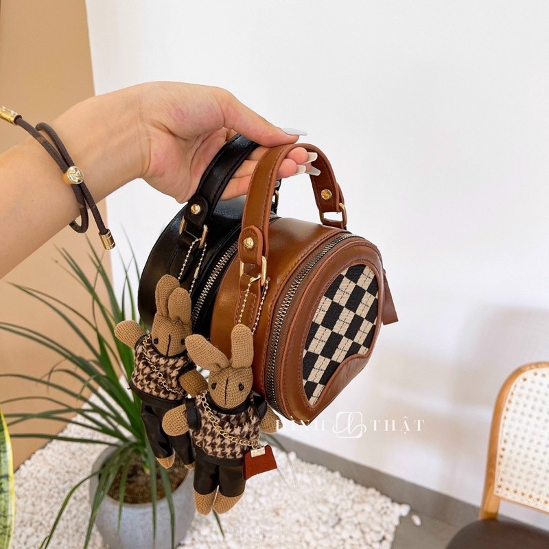 Túi Xách Nữ Mini Dáng Cốp Tròn, Túi Đeo Chéo Kèm Gấu Dễ Thương
