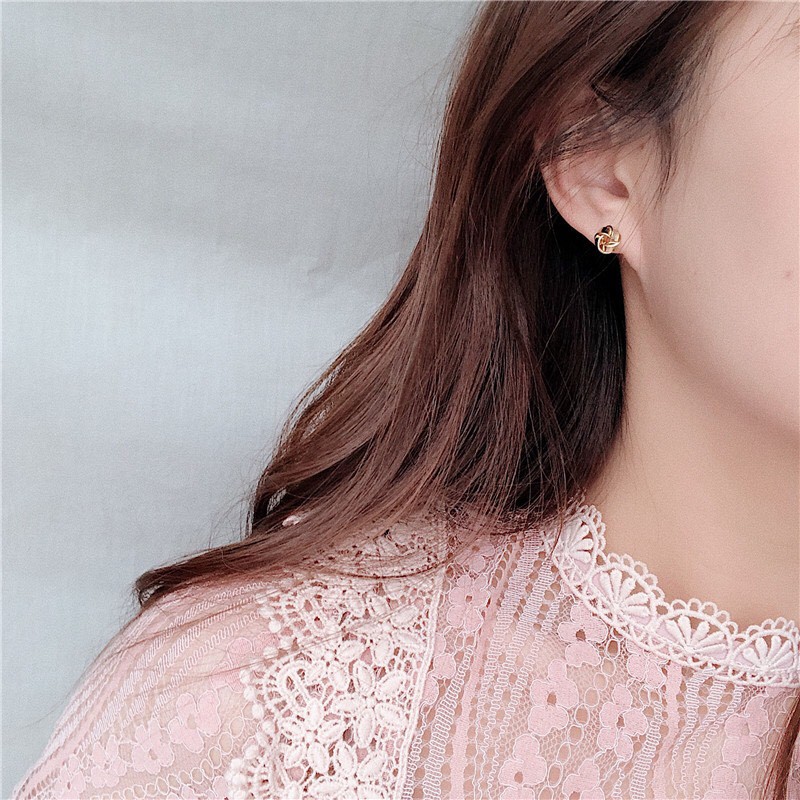 Khuyên nữ đinh xoắn k800