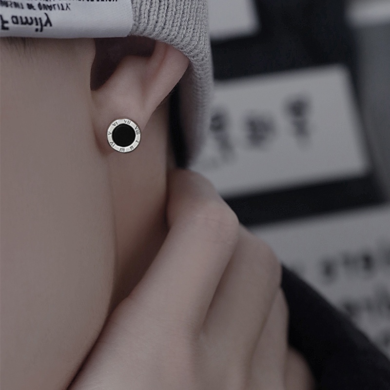 Khuyên Tai Thép Titan Màu Đen Phong Cách retro Thời Trang Cho Nam Và Nữ