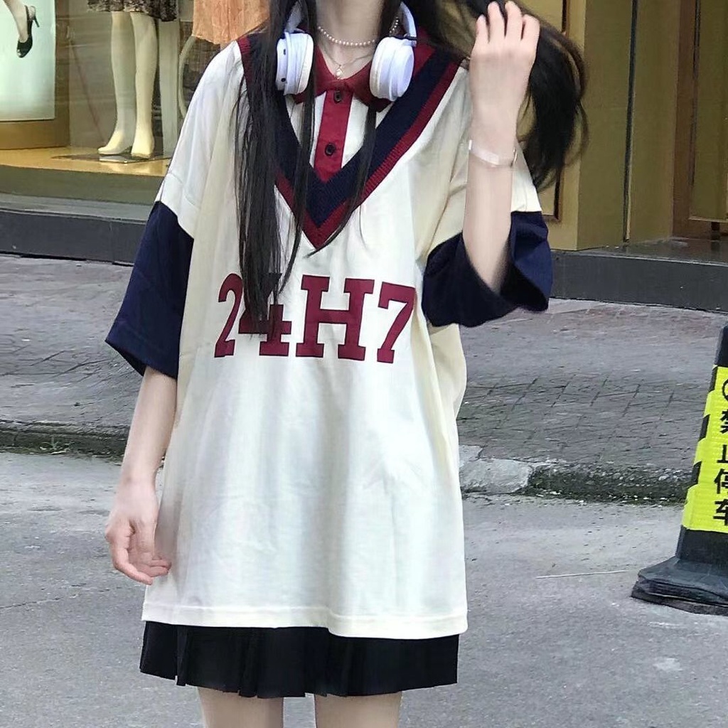 Set Áo Thun Ngắn Tay Cổ Bẻ + Chân Váy Đen Xếp Ly Phong Cách Vintage Nữ Tính