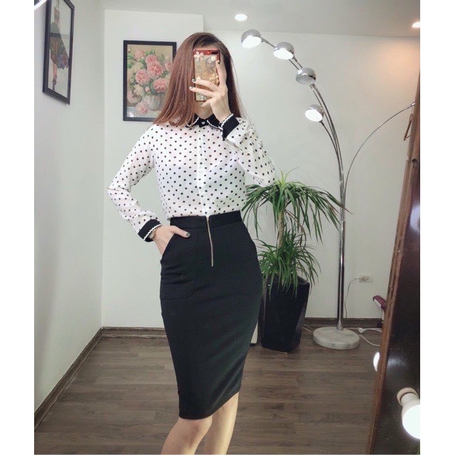 Chân váy bút chì đen trơn xẻ sau, chân váy công sở ôm body - chất liệu Umi cao cấp mềm mịn, co giãn | BigBuy360 - bigbuy360.vn