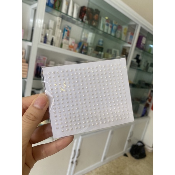 Dán đá Cho makeup