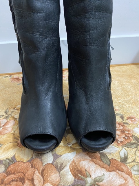 Giày boots hiệu da thật hở mũi Size 39