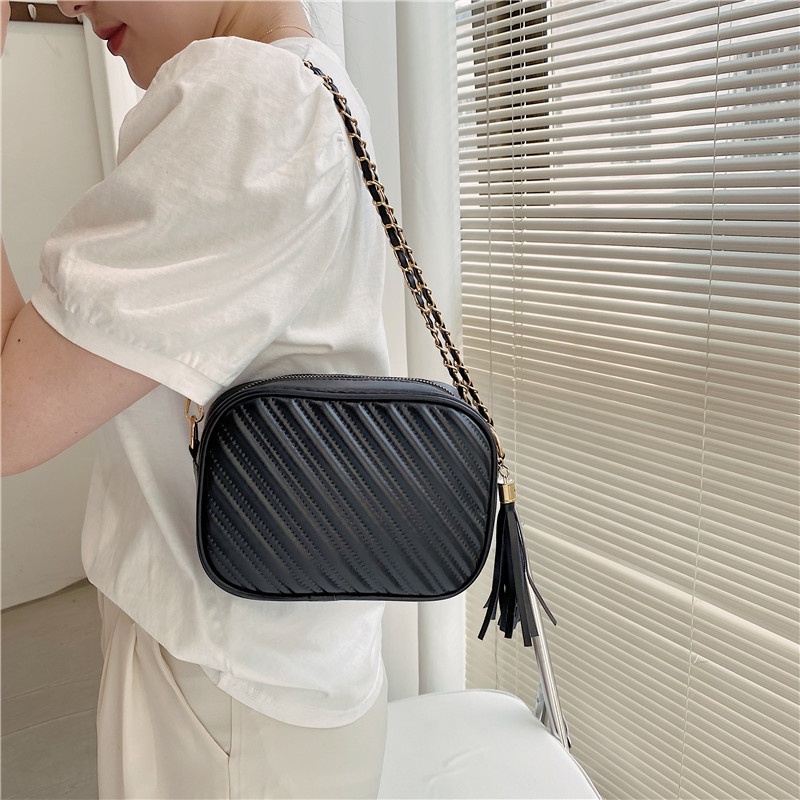 Túi Đeo Chéo Da PU Phối Dây Xích Phong Cách Retro Thời Trang