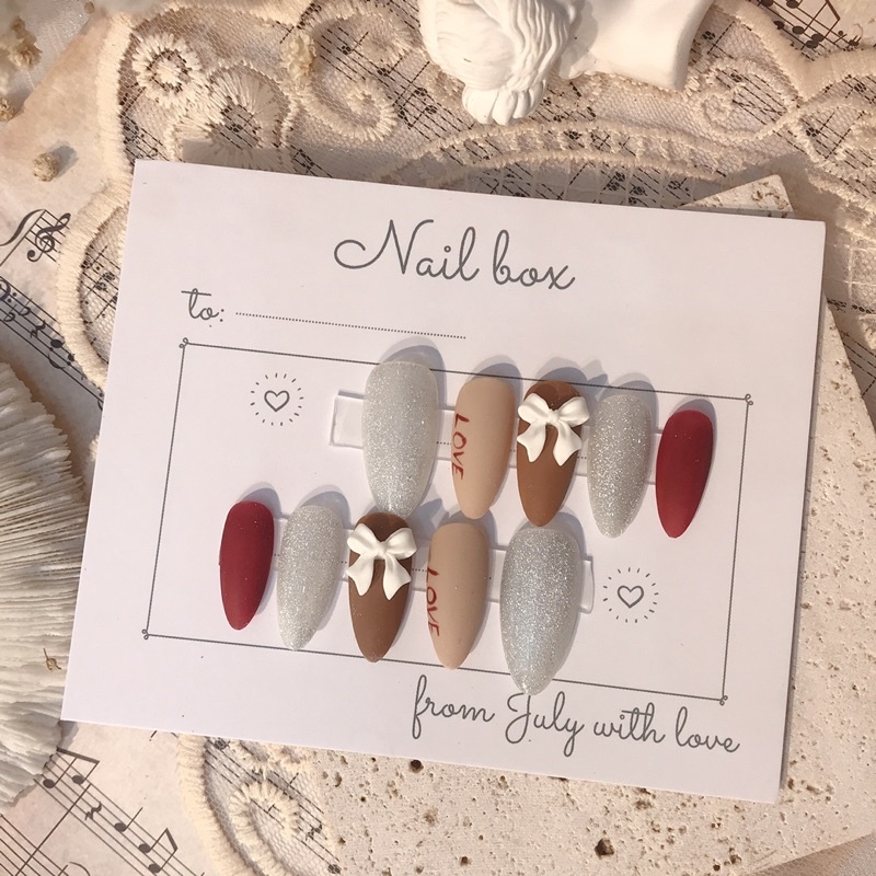 Nail box thiết kế đơn giản dễ thương , móng úp tự gắn julynails.vn nb034