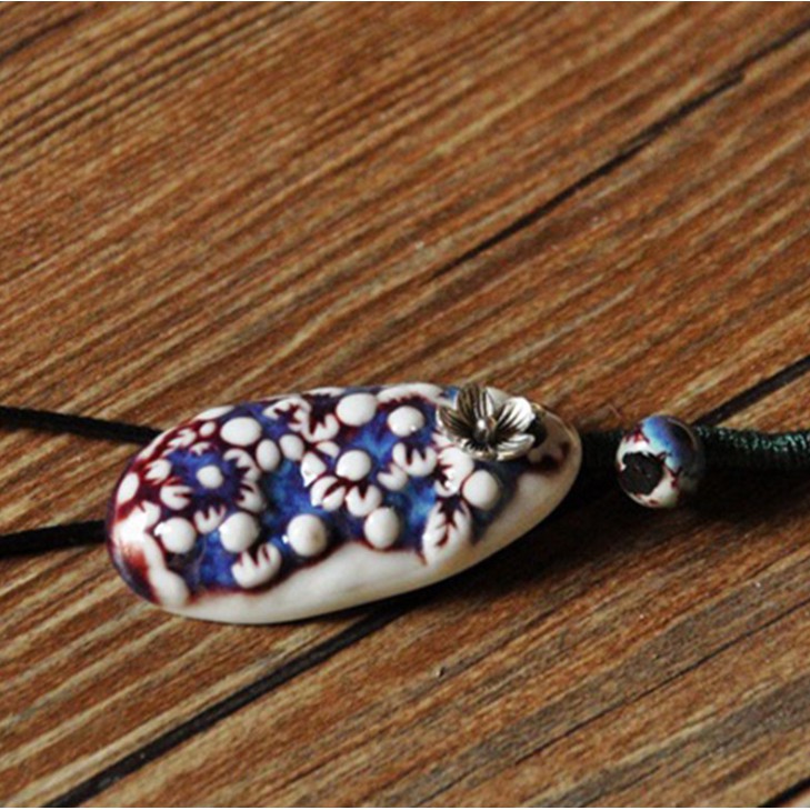 Vòng cổ gốm đắp hoa nổi sang trọng VGOM56