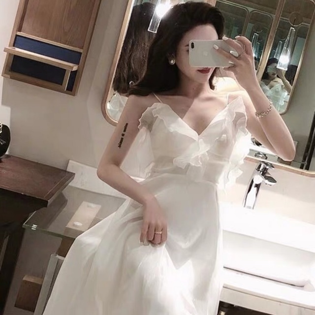 (8 ảnh thật) Sale đầm trắng hai dây nhẹ nhàng tiểu thư thích hợp đi chơi, chụp ảnh ngoại cảnh