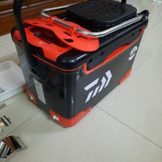 Thùng câu cá Daiwa 32l