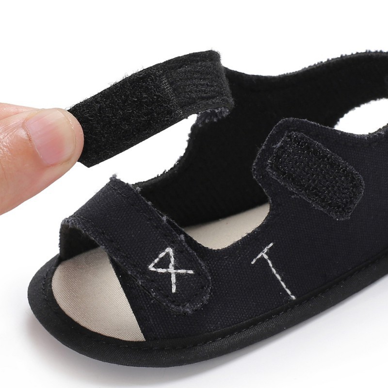 Giày sandals đơn giản dễ thương cho bé