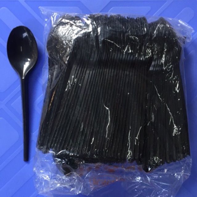 50 Thìa nhựa đen cao cấp dùng 1 lần