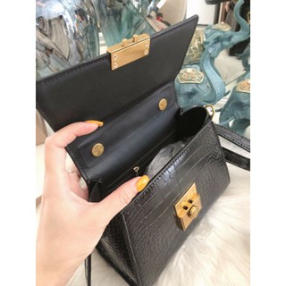 Túi xách CK vân da rắn sang trọng
