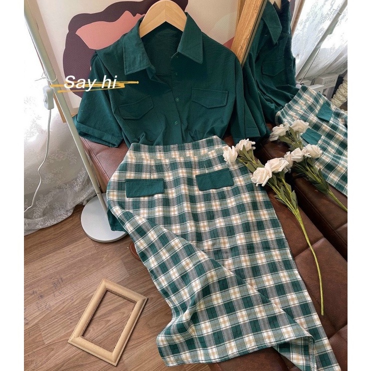 Set áo sơmi xanh phối chân váy caro midi thanh lịch