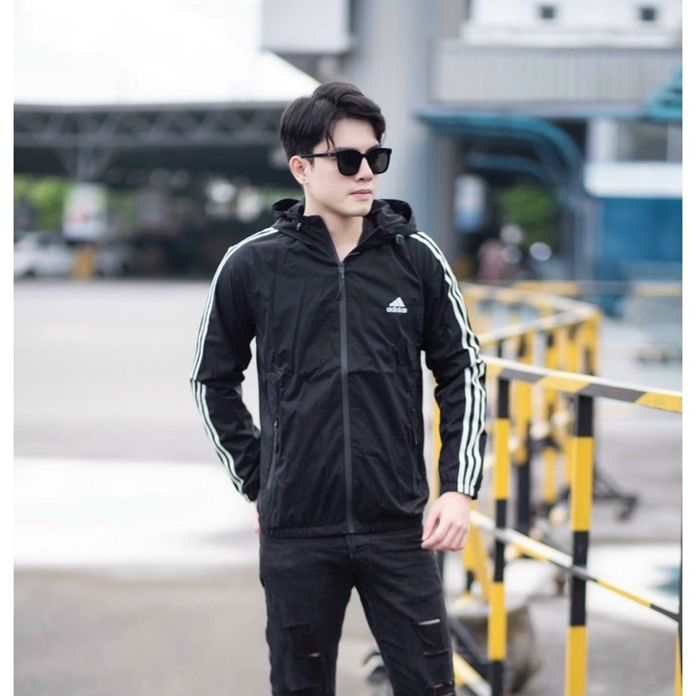 Áo khoác gió thời trang hai lớp có mũ hai mầu đen xám, Áo khoác đơn giản phong cách hàn quốc btshop từ 50 đến 75 kg.