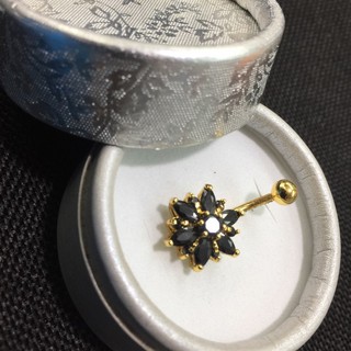 khuyên rốn titan cao cấp