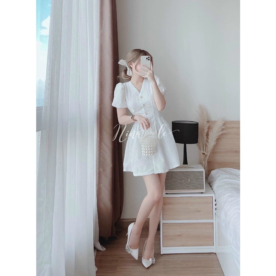 Đầm Gấm ❤️FREESHIP❤️ Dáng Xòe Cổ V Tay Phồng Hở Lưng Phối Nút