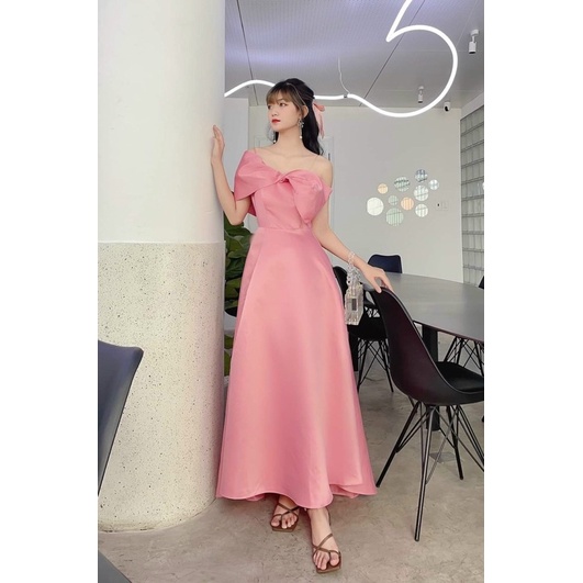 ĐẦM XOÈ RỚT VAI NƠ SẺ ĐÙI