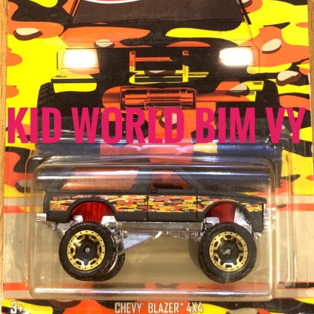 Xe mô hình Hot Wheels Camouflage Trucks Series 2017 Chevy Blazer 4X4 DFW45.