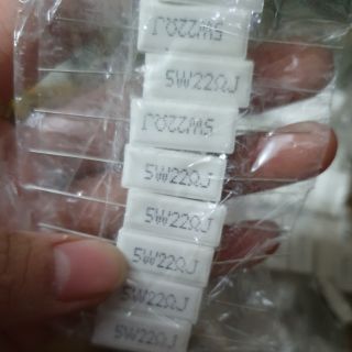 Trở sứ 5w 22 ôm giá bán 10 con