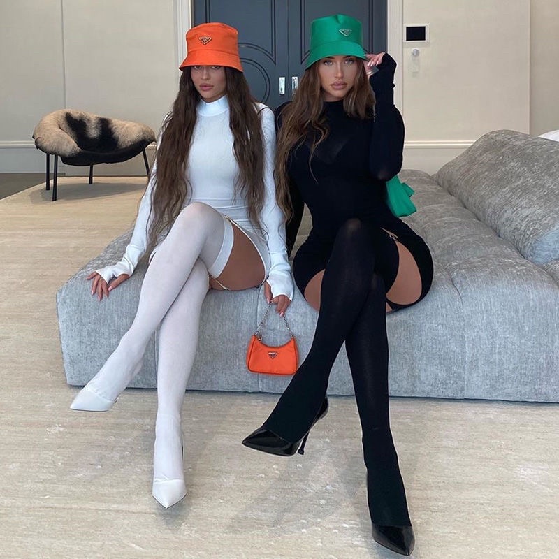 Đầm ôm body tay dài cổ cao kèm tất cao phong cách sexy châu âu