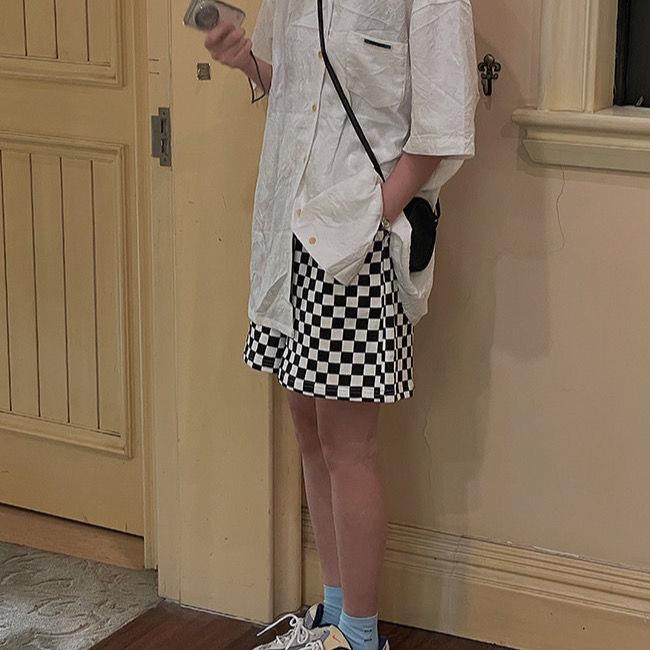Quần ngắn dáng rộng in sọc caro đen trắng thời trang cá tính cho nữ