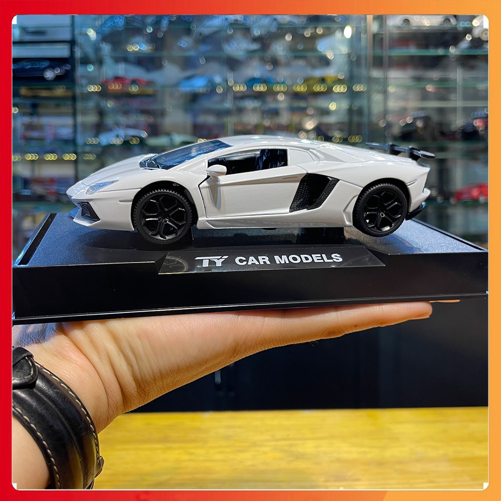 Mô hình xe Lamborghini Aventador LP 740 tỉ lệ 1:32 hãng TY Models