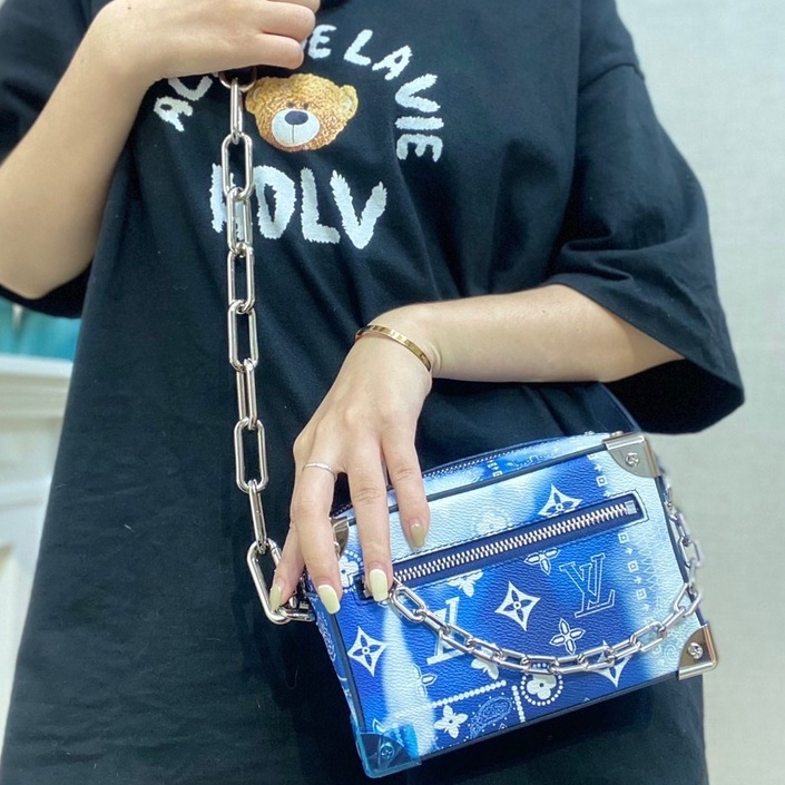 Túi đeo chéo hộp xích LV Truck Bag xanh mây size 19x14x8 LA 2022 on web